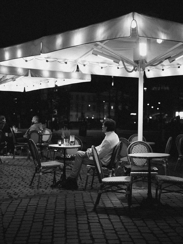 Không cần sang châu Âu vào cuối tuần, ở Hà Nội vẫn có những quán cafe phong cách rất “Âu”